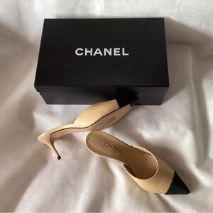 CHANEL Black/Tan Mule Pumps, Size 36.5